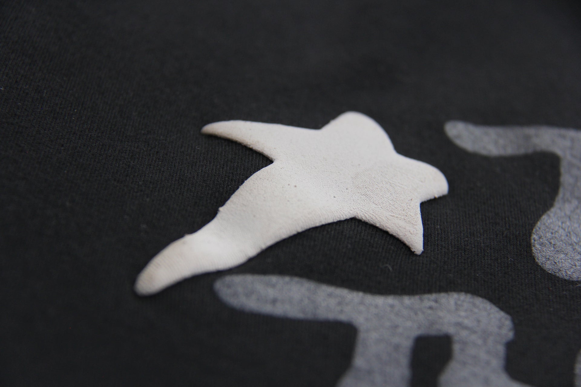 PERFECT DESTINATION BLACK T-SHIRT