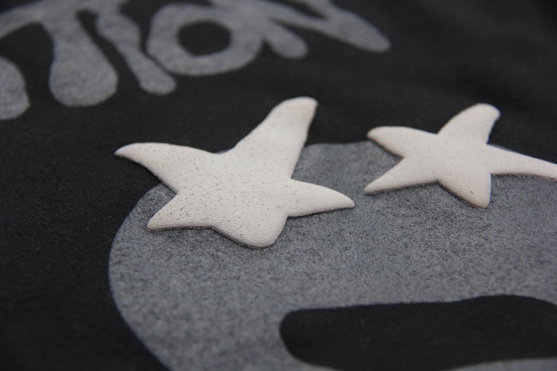 PERFECT DESTINATION BLACK T-SHIRT