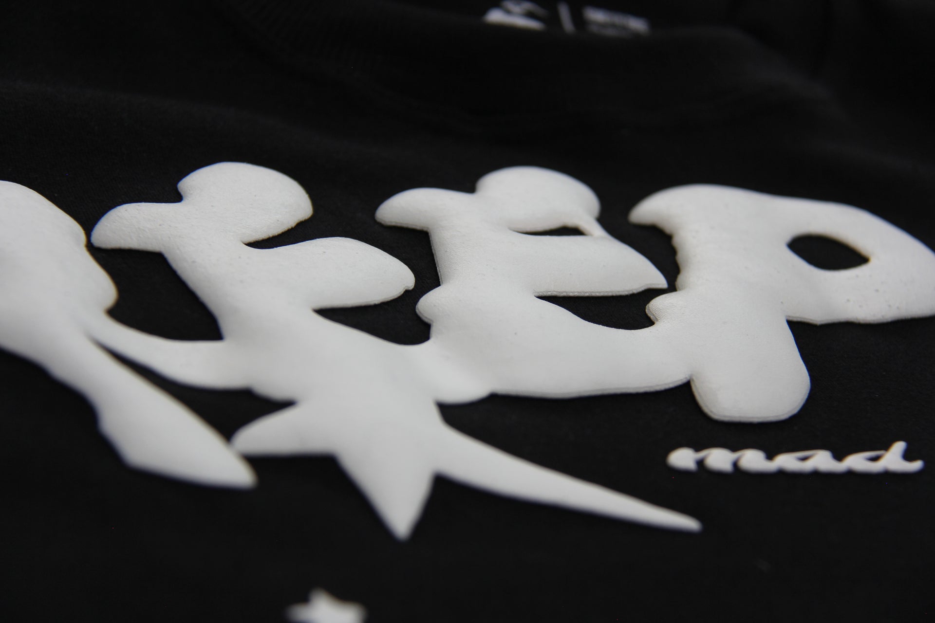 KEEP SIPPIN BLACK T-SHIRT